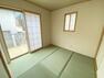 和室 新しいい草香る畳スペースは、使い方色々！客室やお布団で寝るときにぴったりの空間ですね。