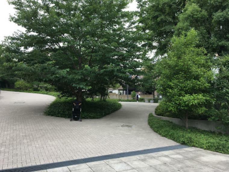 公園 【公園】渋谷区立うぐいす公園まで1m