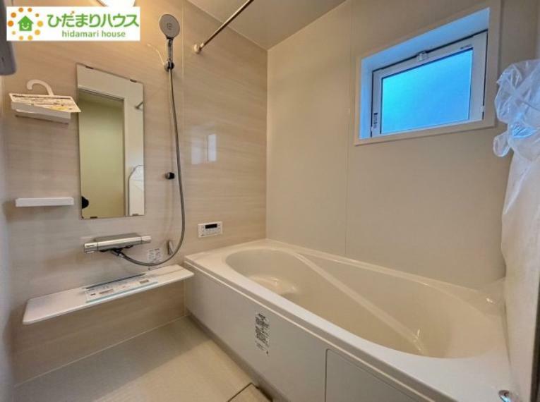 浴室 清潔感のある浴室は自分一人のリラックス空間を演出してくれます。もちろんお子様と一緒でも十分な広さがあり快適です（^^