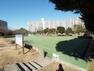 サンコーポ敷地中央にテニス広場があります。