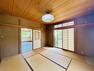 和室 畳の香りと柔らかな光がリラックスした空間を作ります。