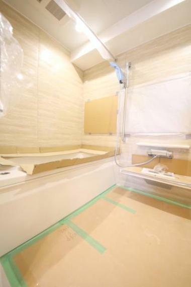 浴室 ■くつろぎのバスタイム、便利な浴室乾燥機付き
