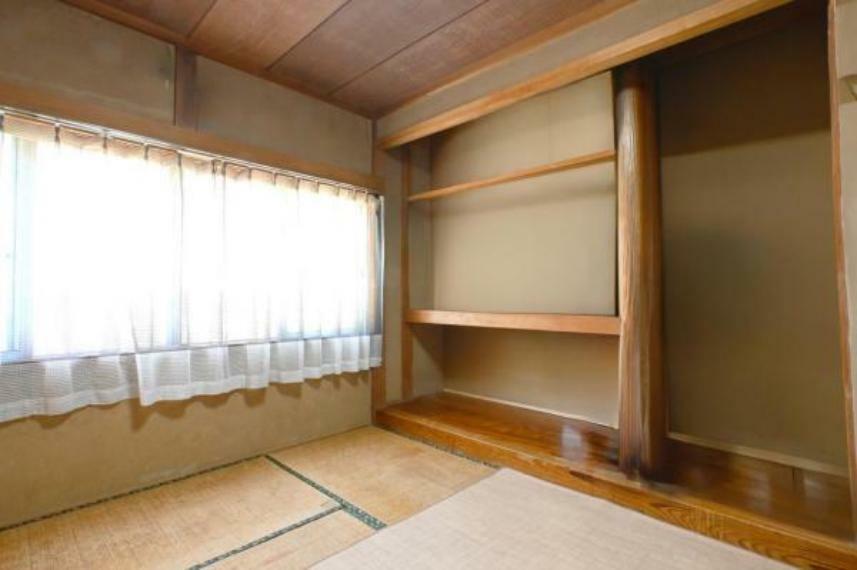 お子様のお昼寝や、寝室などライフステージに合わせて使用できる和室です