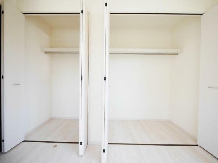 収納 【区分けできる収納】　 6.25帖洋室は区分けのできる収納となっております。