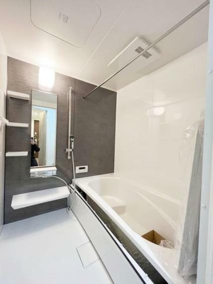 浴室 浴室乾燥機能付バスルーム1600×1600サイズでゆとりがあります