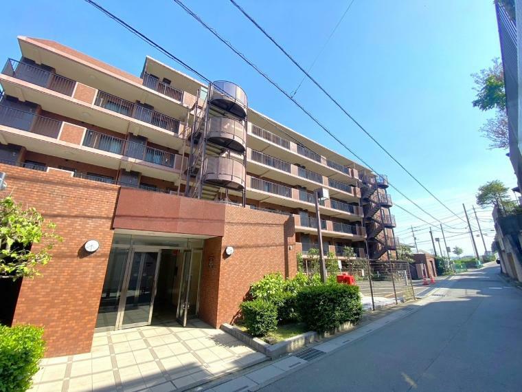 外観写真 武蔵藤沢駅徒歩15分の落ち着いた住環境に佇むマンションです！