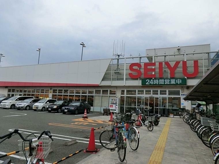 スーパー 西友辻堂店 24時間営業 　一部を除く　57台収容　料金 30分毎に1000円。