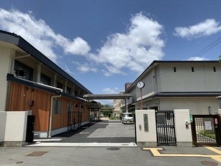小学校 京都市立上高野小学校 児童館も同じ敷地にあり、小さなお子様の利用も安心です。
