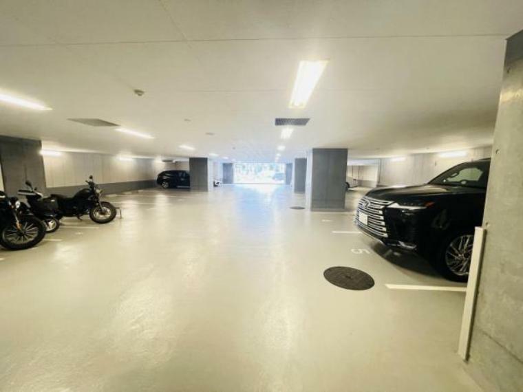 駐車場 駐車場ももちろん完備しておりますのでお車所有の方にも心強いです。