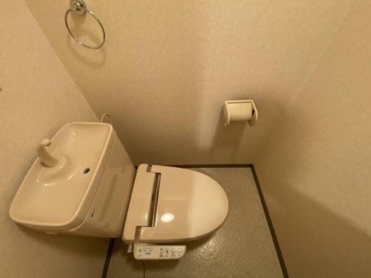 トイレ ホワイトのトイレは清潔感があって気持ちいいですね