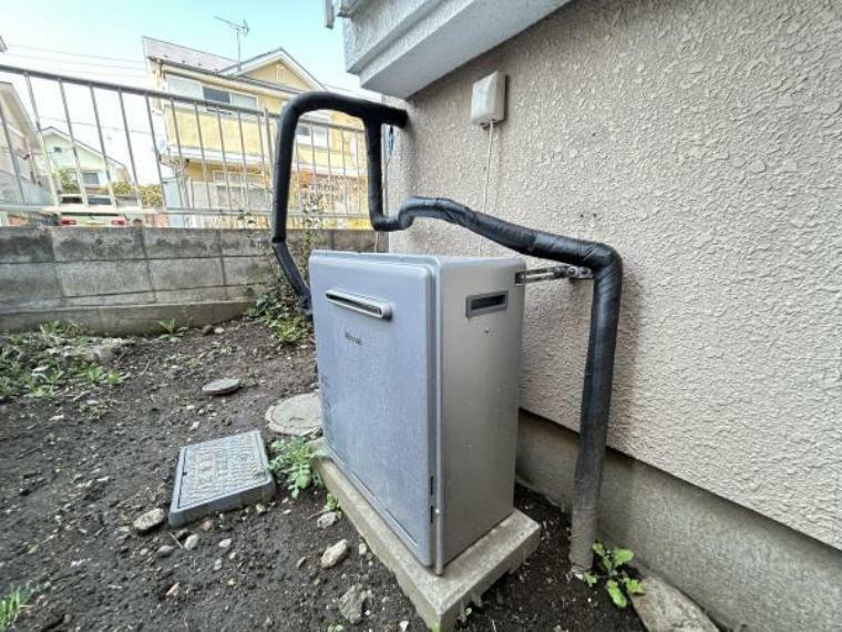 【ライフライン】給湯器は新品に交換します。こちらの住宅はプロパンガスを使用しています。
