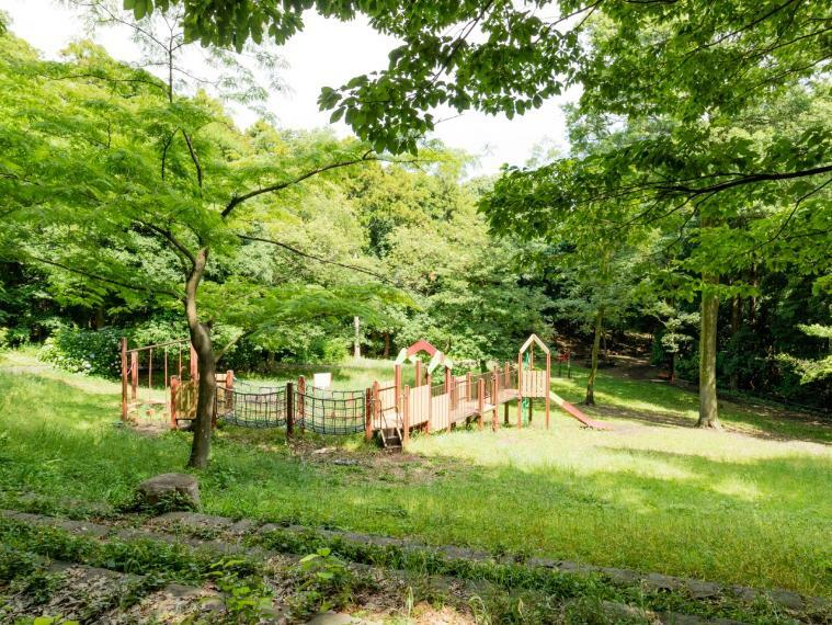公園 今宿東公園（ふるさと尾根道緑道に隣接した広大な緑地を利用した公園。）