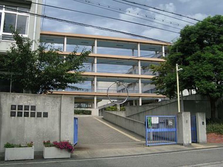 中学校 【中学校】豊中市立第十七中学校まで412m