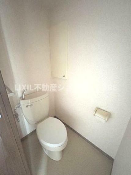 清潔感あるトイレの空間！見た目もスッキリとしたデザインのトイレです。