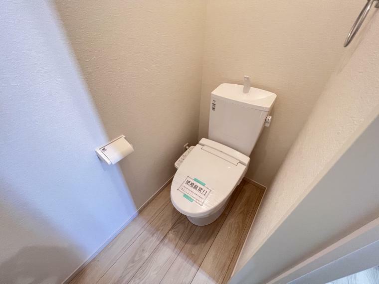 同仕様写真（内観） トイレは2箇所ご用意。ウォシュレット機能付き（2号棟同仕様）