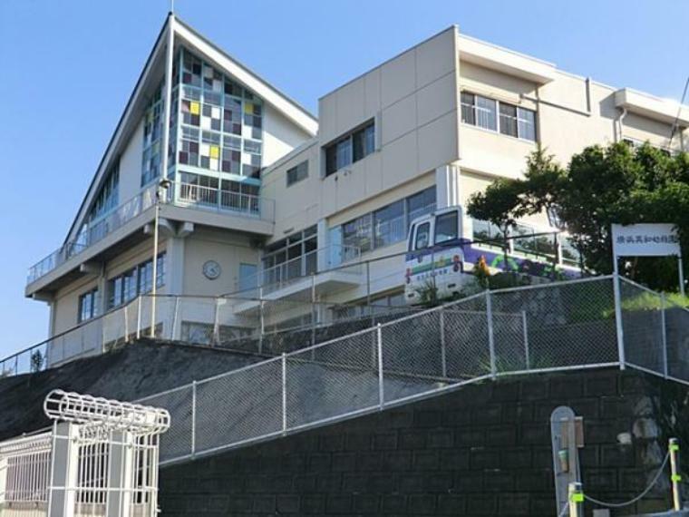 幼稚園・保育園 横浜英和幼稚園 幼小中高を擁する横浜英和学院の幼稚園。3年保育入園者には、青山学院横浜英和小学校へ内部推薦考査がある。