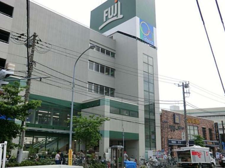 スーパー FUJI 横浜南店 生鮮品が安く、品揃えが良いスーパー。