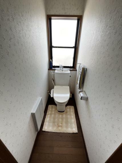 トイレ トイレは1階と2階にそれぞれあり、便利です。