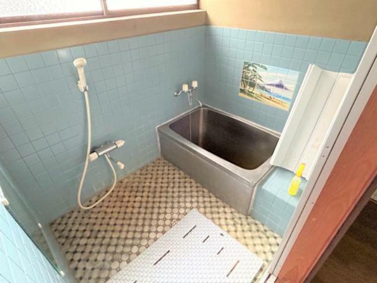 【リフォーム中】浴室はハウステック製の新品のユニットバスに交換します。足を伸ばせる1坪サイズの広々とした浴槽で、1日の疲れをゆっくり癒すことができますよ。