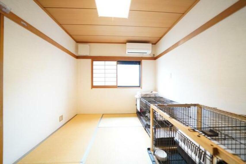 寝室 日本で生まれた世界に誇る文化の一つ、和み室がある幸せを満喫して頂けます。お子様の遊び室から客間としてまで、多様なシーンに対応できます。