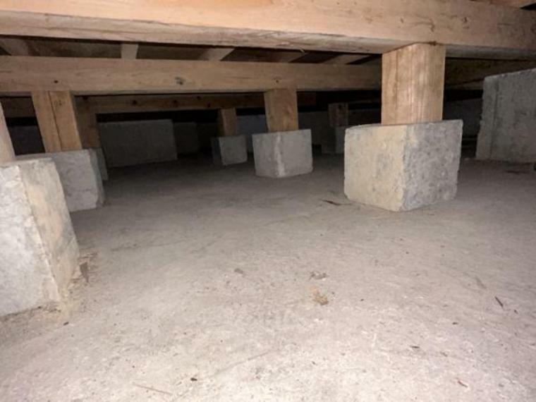 【床下写真】床下写真です。コンクリート基礎になっており、シロアリがわきにくい施工になっております。