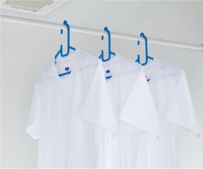 雨の日も気にせず洗濯物が浴室内に干せる浴室換気乾燥暖房機を標準装備。時間も天気も気にせず干せるからとても便利。また、浴室のジメジメした環境から発生するカビも抑えることができます。