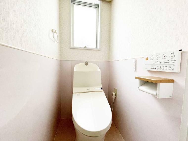 トイレ ウォシュレット機能付きトイレ（2階）