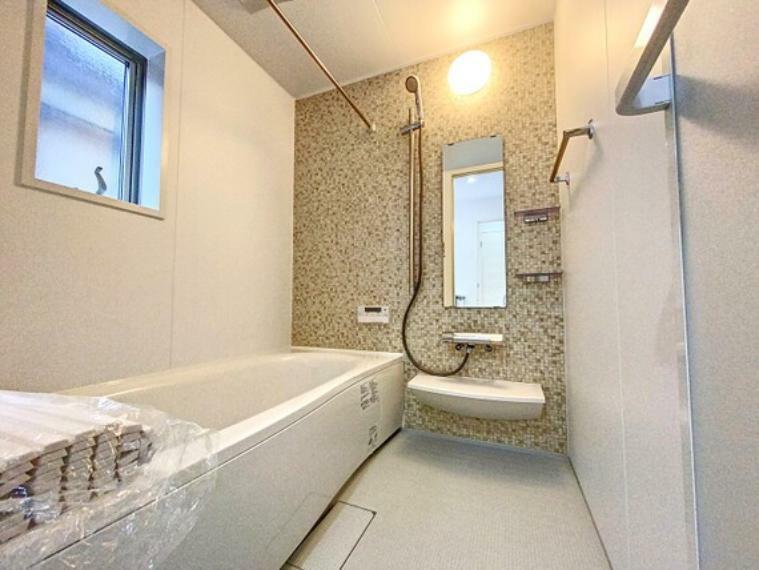 浴室 優しい色合いのバスルーム