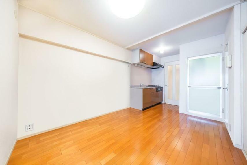 ダイニングキッチン　※画像はCGにより家具等の削除、床・壁紙等を加工した空室イメージです。
