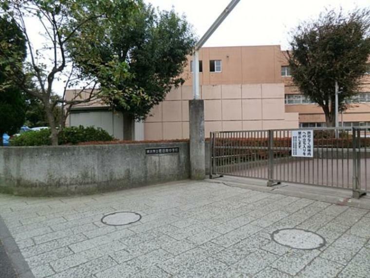 小学校 横浜市立荏田南中学校まで450m 徒歩6分！このエリアでお探しの方にはオススメです