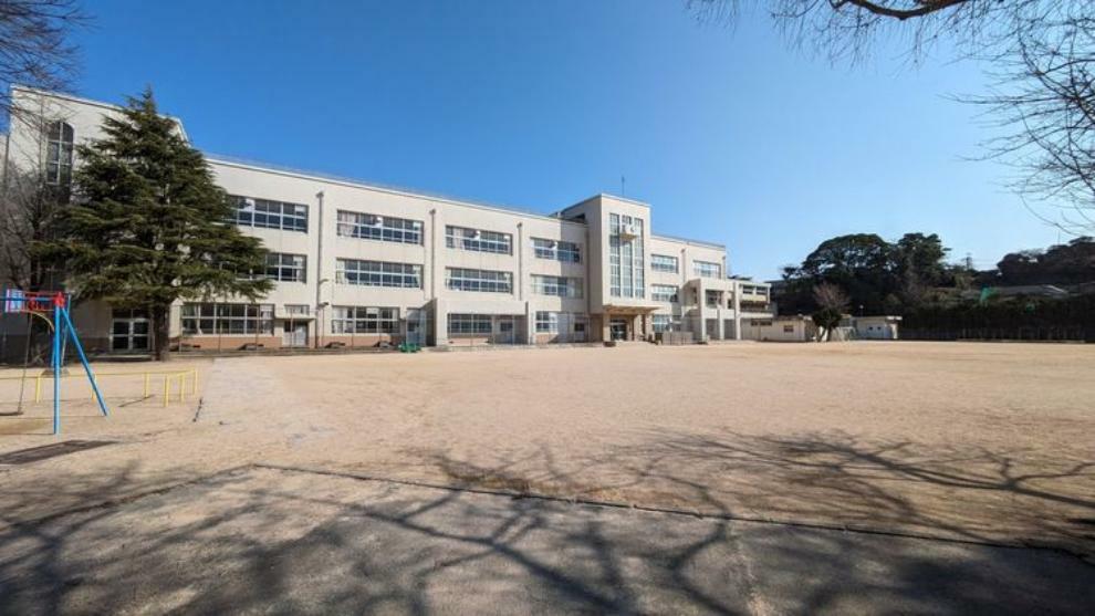 小学校 下関市立文関小学校 徒歩9分。