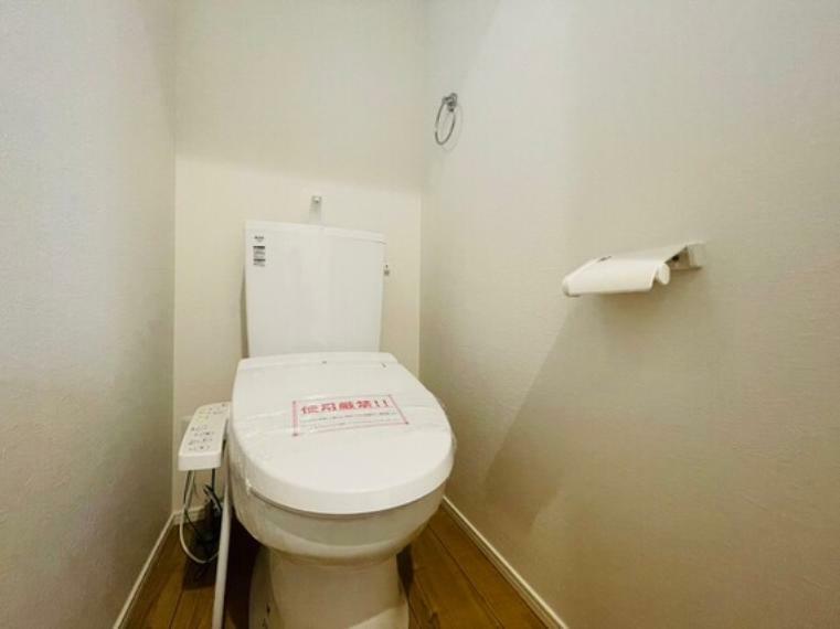 トイレ トイレには快適な温水洗浄便座付