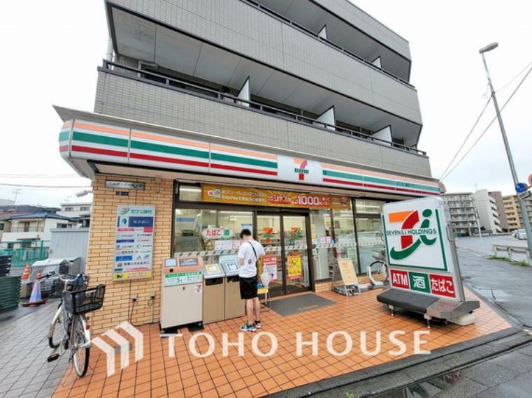 コンビニ セブンイレブン 川崎大師駅北店　距離80m