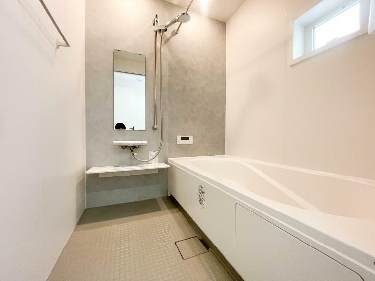 浴室 【Bathroom】一日の疲れを癒してくれるお風呂空間。使いやすさと上質な質感を両立して、単なる習慣から特別な時間に変わるはず。