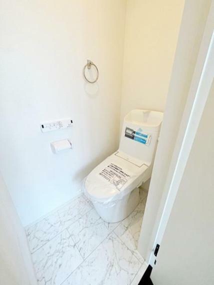 トイレ ～Toilet～温水洗浄タイプの機能性と、スッキリした見栄えの我が家のお手洗い。