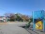 公園 汐入公園 （産業道路・首都高沿い。芝生や大型の遊具がありのびのび過ごせるます。）