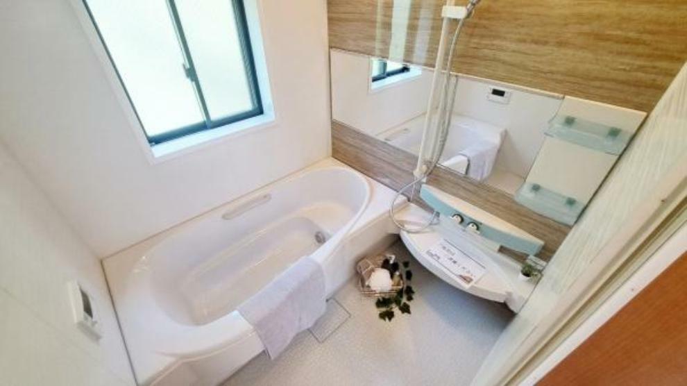 浴室 《浴室》　■ゆったりくつろげる癒しのバスルーム。