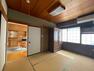 和室 畳・襖・障子・床の間、日本ならではの和、風情を感じます。