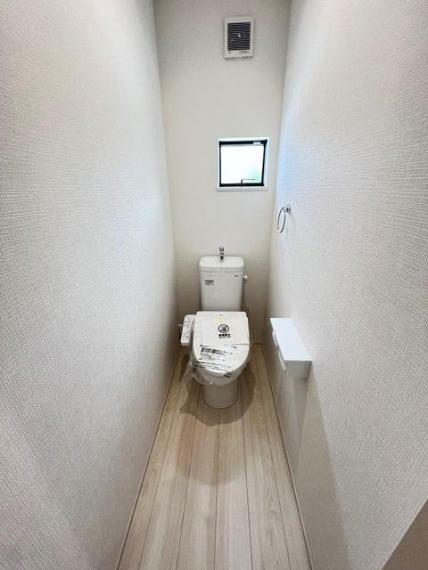 トイレ 1F