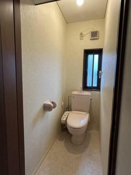 トイレ 【5月26日まで期間限定現況販売】2階トイレの写真です。
