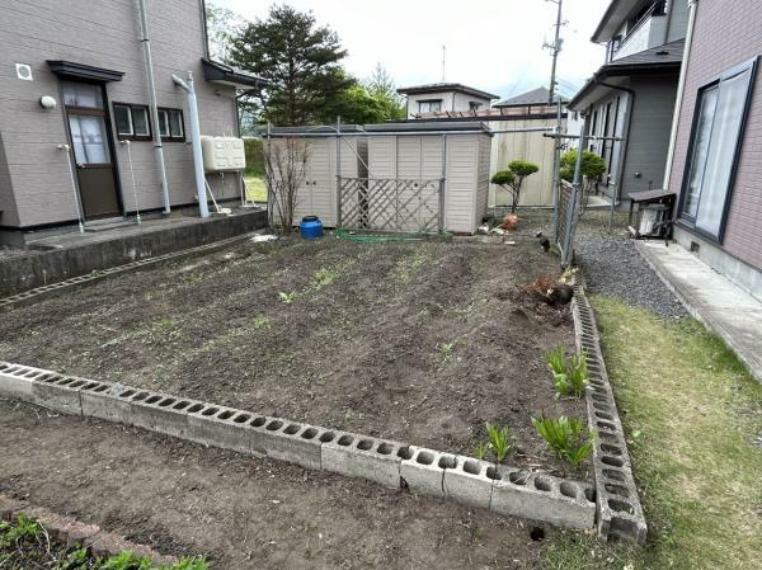 庭 【5月26日まで期間限定現況販売】畑スペースの写真です。家庭菜園が楽しめますね。（土の入れ替え等が必要になる場合があります）