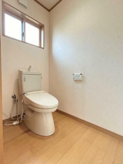 トイレ 【現況販売】トイレの写真です。広々とした空間です。
