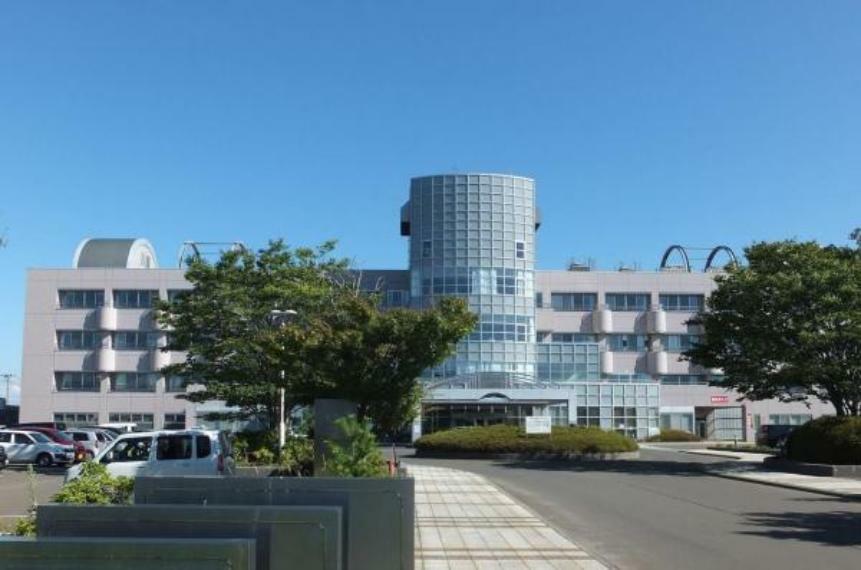 病院 地域医療機能推進機構秋田病院まで1300m（車で3分）。もしもの時に総合病院が近いと安心です。
