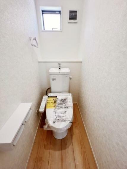 トイレ ほんの1帖ほどのスペースなのに、なぜか落ち着く空間。ここにいるときだけはあなただけのプライベート空間。