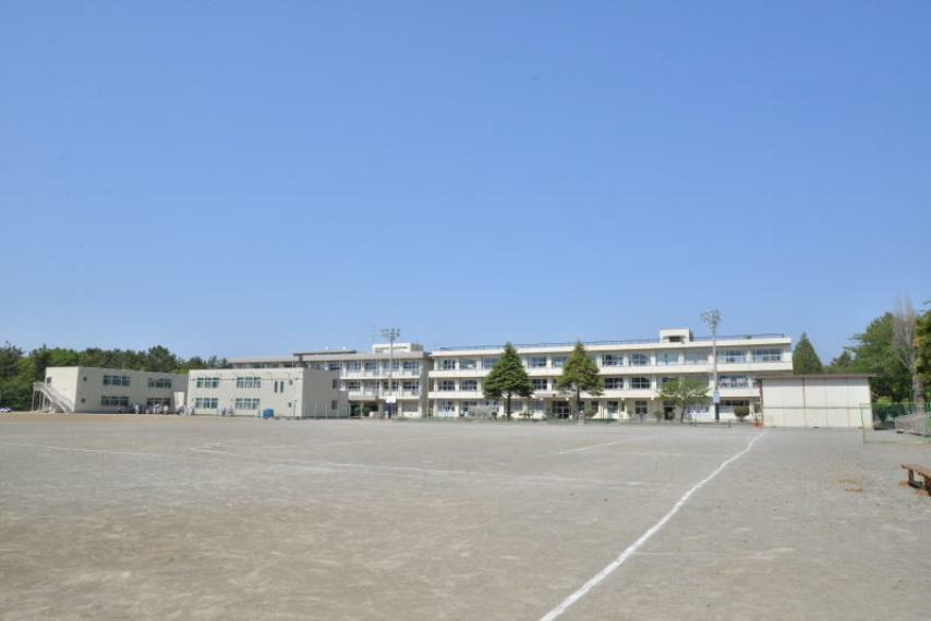 中学校 【中学校】千葉市立幕張西中学校まで2215m