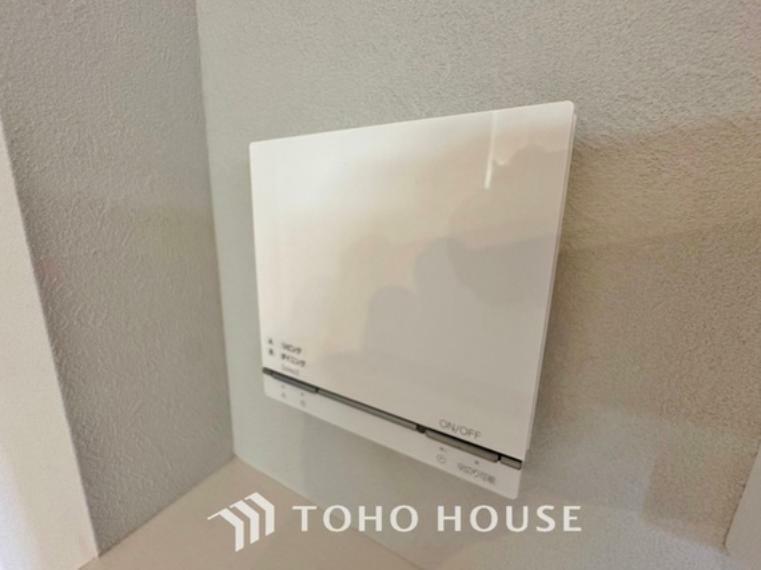 通気性や快適性を重視したリビングには、空気を汚さずに室内を快適な温度に保つ床暖房を完備しております。