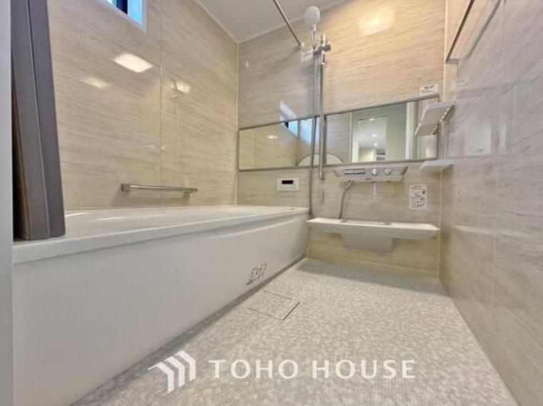 浴室 快適且つ清潔な空間を演出した浴室は一日の疲れを和らげ、心も体もオフになる時間を楽しむことが可能です。