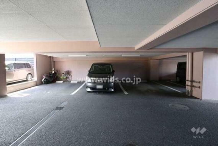 敷地内駐車場すべて平面駐車場ですので、毎日の駐車も安心です。