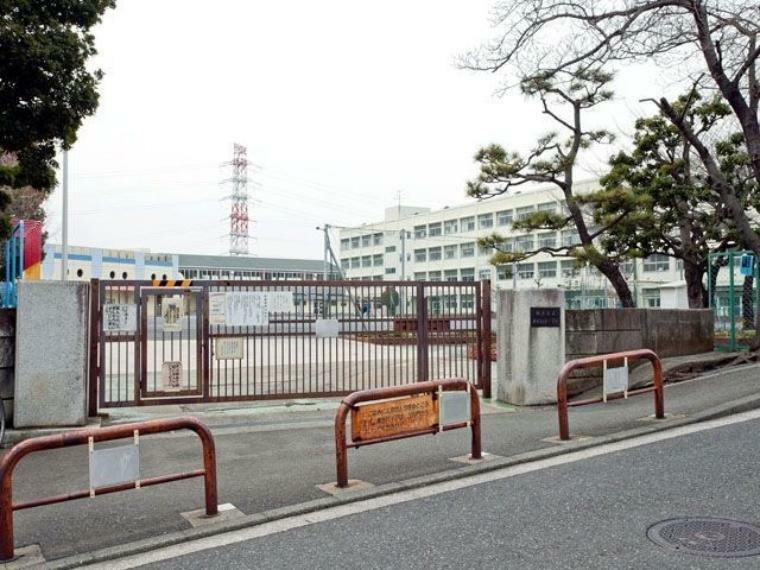 小学校 横浜市立東希望が丘小学校 徒歩12分。