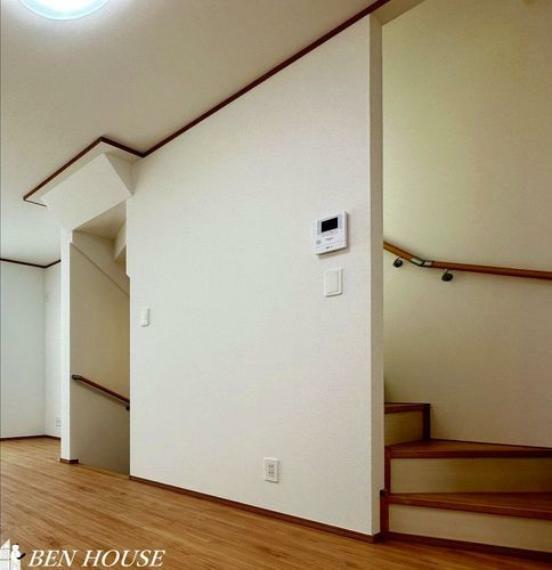 リビング階段・リビングイン階段を採用していますので、ご家族の帰宅時の様子を確認できます。子育てに配慮された設計です。